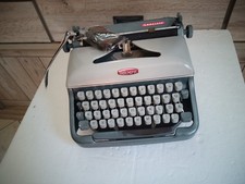 MACCHINA DA SCRIVERE TRIUMPH