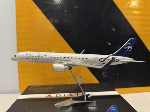 Gemini jets 200 delta - 1:200,