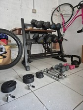 Palestra attrezzata panca, rack, bilancieri,  manubri,elastici,pavimento ammorti