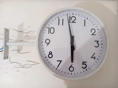 Orologio bifacciale a - bifacciale,