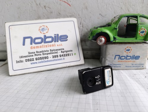 Presa uscita porta usb aux - uscita,