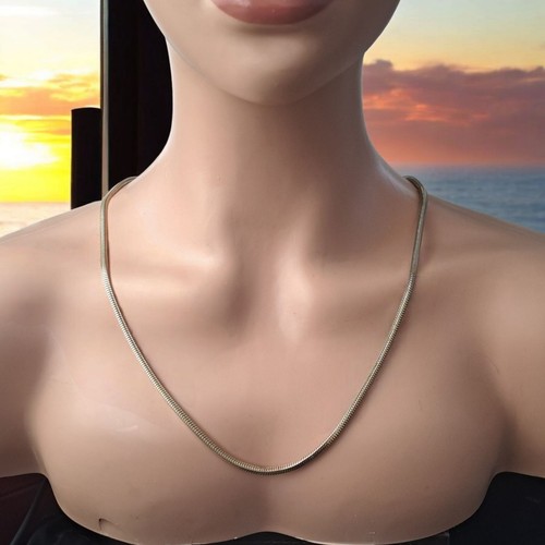Collana catena scatola