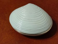 SCATOLA a forma di CONCHIGLIA ceramica decorata a mano con coperchio bordo oro