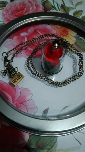Collana con rosa - ,, e