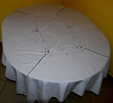 Tovaglia 200x160cm • Ricamata con inserti all’uncinetto