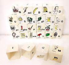 23 dadi cubi alfabeto lingua italiana anni 60 bianchi plastica lucida design