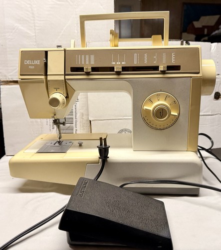 Singer deluxe 7025 electric - deluxe,