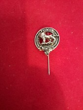 Stemma clan scozzese vintage, distintivo, spilla, spilla kilt, leone in piedi FUIMUS