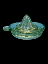 Alesatore spremiagrumi in vetro uranio verde vintage con raccogli polpa