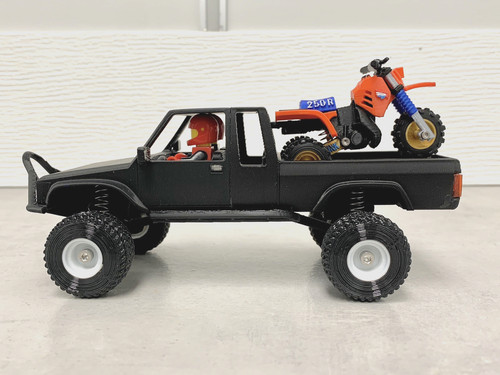 Toyota 4x4 pick model toy - 4x4,