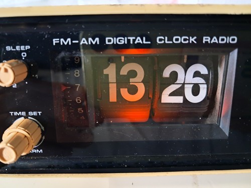 Vintage radio clock - radio, fm