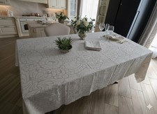 Tovaglia ricamata a mano