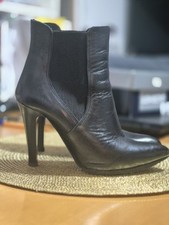 Tronchetto Donna in Pelle Nera con Tacco Alto – Eleganti e Versatili