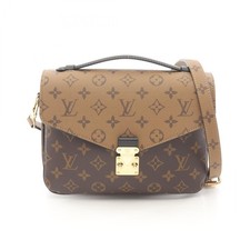 LOUIS VUITTON Pochette Metis