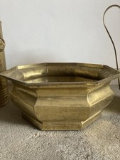 Sottovaso in ottone d’orato con ruote