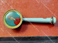 Vecchio giocattolo fischietto