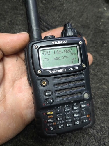 Walkie talkie yaesu - yaesu, vx-7r