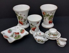 COALPORT * FRAGOLA * TRE VASI