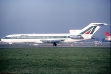 original 35 mm Slide aircraf  Alitalia Boeing 727-243 I DIRI @ heathrow 1977