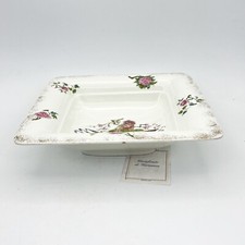 Antico centrotavola in ceramica Bianca Wedgwood Epoca 900 Con fiori e Uccello