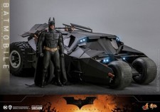 NEW Hot Toys MMS595 Batman Begins EXCLUSIVE + MMS596 Batmobile Tumbler SIDESHOW