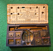 Antica bilancia di precisione