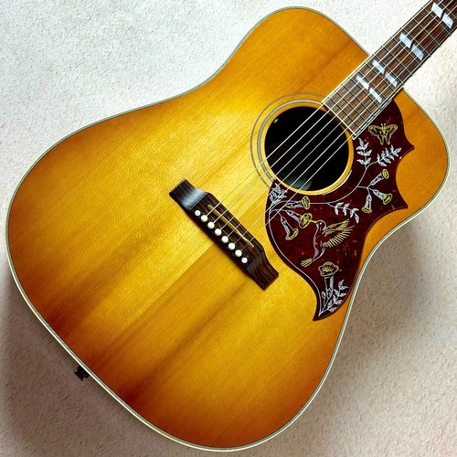 Gibson hummingbird standard - gibson,