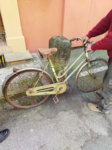 Bazzano antica bicicletta - antica,