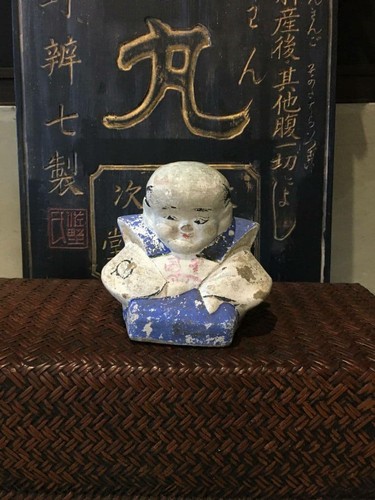 Antica statua ceramica