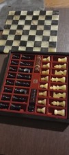 Scacchi  Scacchiera e piano da