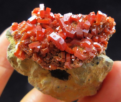 75g aaa vanadinite minerals - 75g,
