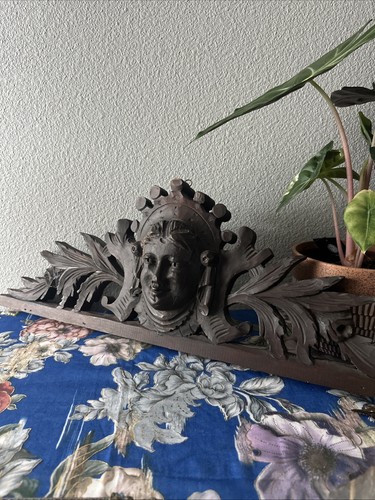 Antico crest mobile mascaron