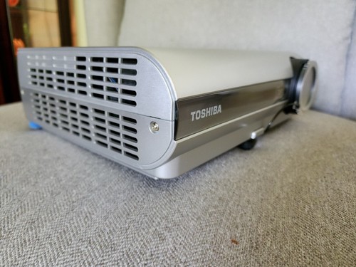 Proiettore toshiba tdp t30 - toshiba, tdp-t30