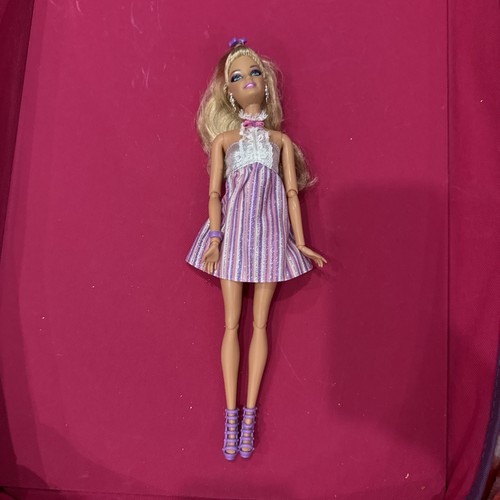 Barbie fashionistas 2010 - barbie,