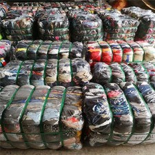 10 kg di vestiti in ottime