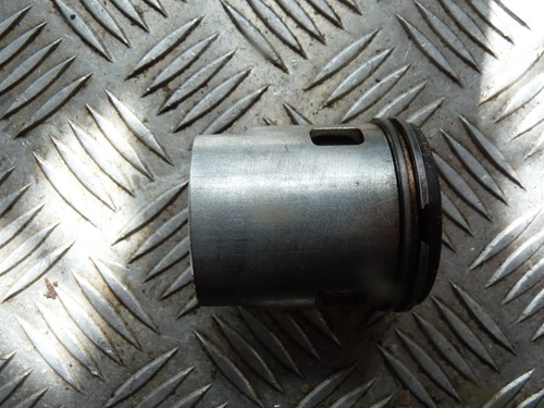 Piston segments cage yamaha - piston,