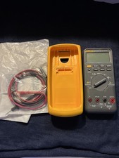 Multimetro digitale portatile Fluke 87-V True RMS con cavi senza marchio