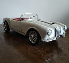 MODELLO AUTO BURAGO LANCIA AURELIA SPIDER B24 1955 1/18 INTERNI ROSSI XX