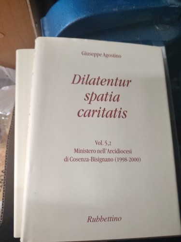 Dilatentur spatia caritas mon - dilatentur,