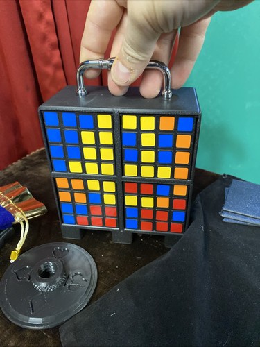 Rubiks wall stage magic trick - rubiks,