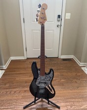 Fender MIM 4-String Fretless