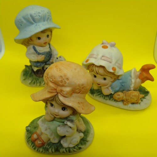 Vintage children figurines big - vintage,