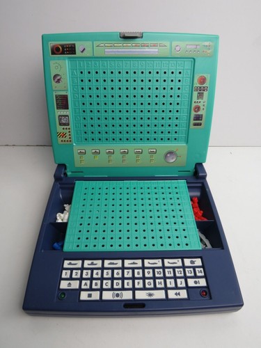 Vecchio gioco battaglia navale - vecchio,