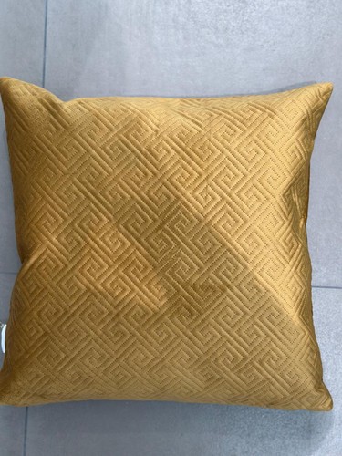 Cuscino velluto colore ocra - in,
