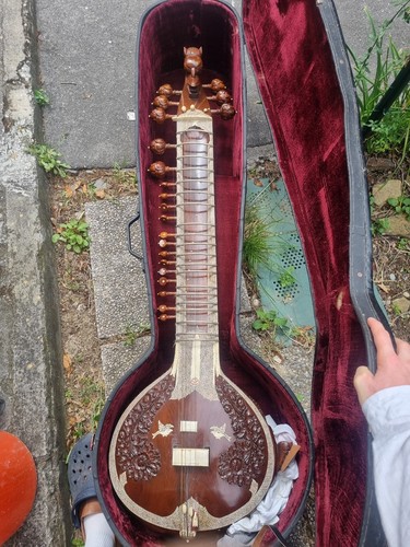 Surbahar surbar sitar basso