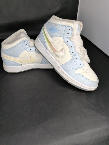 Nike air jordan mid - air,
