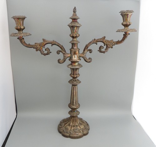 Impressionante candelabro