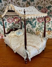 Casa delle bambole vintage in