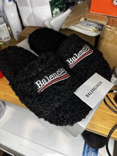 Black balenciaga fur - balenciaga,