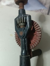 VECCHIO  TRAPANO A MANOVELLA . Funzionante.